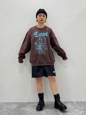 「LMCのアイテム（スウェット）」を使った、ALAND JAPANさん（レディース・164cm）の秋コーディネート