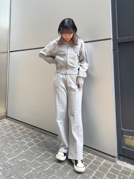 「MAGPIEROBIN（マグパイロビン）のアイテム」を使った、ALAND JAPANさん（レディース・168cm）の秋コーディネート