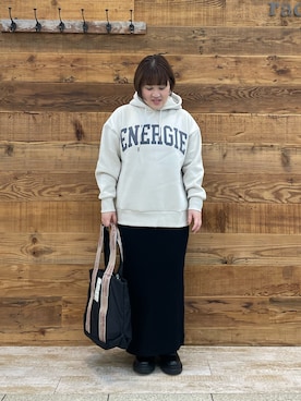 「シアタープロダクツ(THEATRE PRODUCTS)」｜「アイテム（スカート）」を使った、なかじさん（レディース・158cm）の秋コーディネート