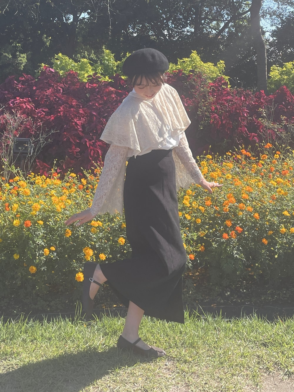 「秋コーデ、大人女子、お洒落さんとつながりたい、淡色コーデ、ベレー帽、Polo Ralph Lauren、GeeRA、libertydoll、お呼ばれスタイル、秋のコーデ、スカートスタイル、お出かけコーデ、きれいめカジュアル」｜「LibertyDollのメリージェーンタビパンプス 足袋（パンプス、ブラウン系）」を使った、nanami.さん（骨格ウェーブ・レディース・162cm）の秋コーディネートの1枚目の写真