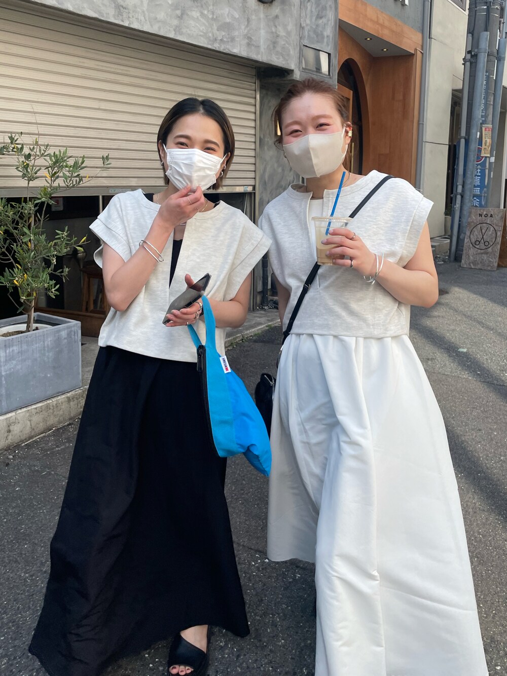 「夏コーデ、シンプル、春夏コーデ、大人コーデ、オトナカジュアル、きれいめカジュアル、低身長、ワンピース、ワンピースコーデ、ラフ、リンクコーデ、おそろいコーデ」｜「mysticのノースリフレアタンクワンピースSET（ワンピース、ホワイト系）」を使った、Nishimura Misakiさん（レディース・160cm）の春コーディネートの1枚目の写真