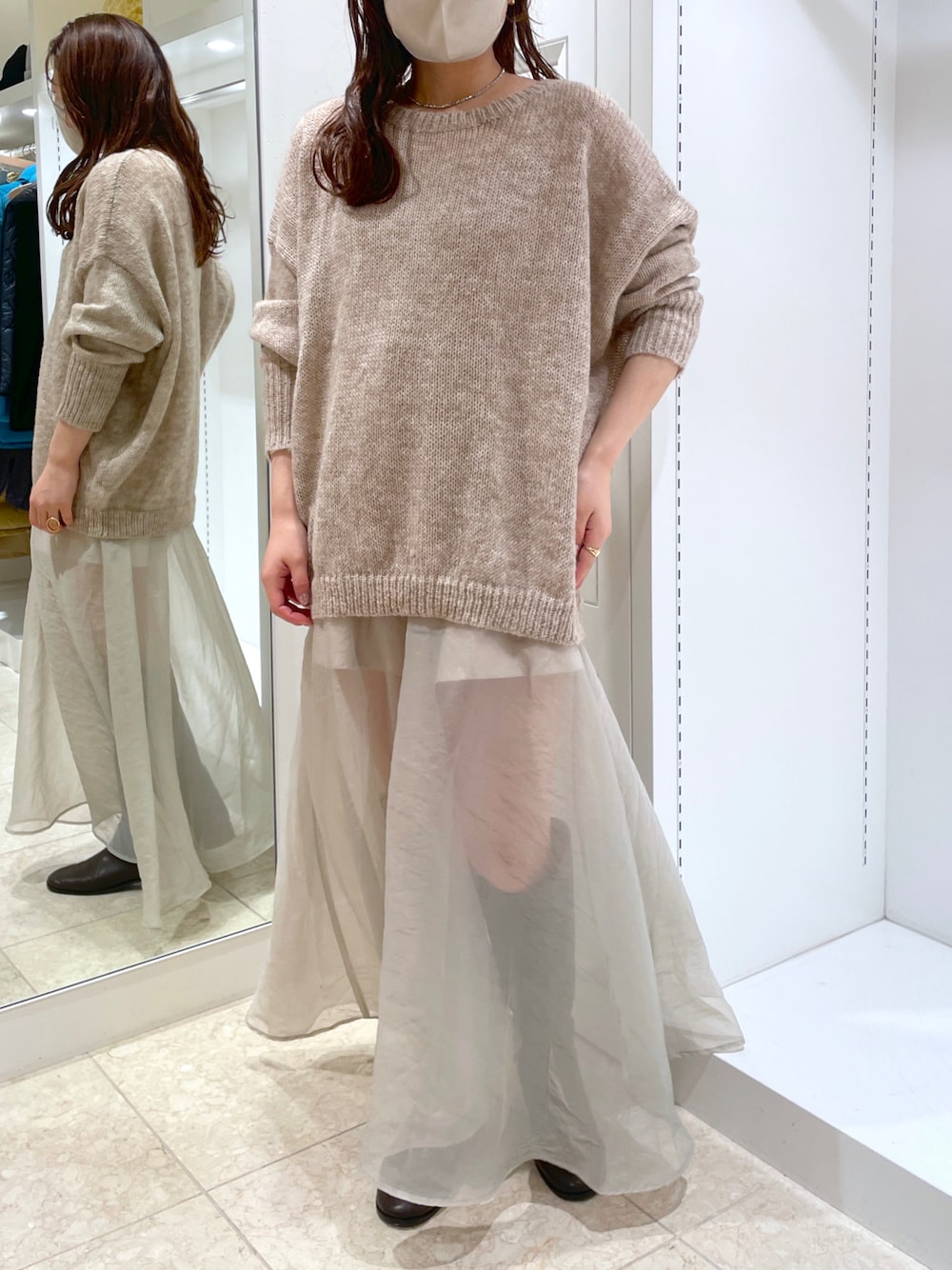 「カジュアルコーデ、秋服コーデ、シンプルコーデ、今日のコーデ、きれいめカジュアル、大人コーデ、秋、ラフ、キャミワンピース」｜「mysticのモヘアシアーニット（ニット/セーター、ブルー系）」を使った、Nishimura Misakiさん（レディース・160cm）の秋コーディネートの1枚目の写真