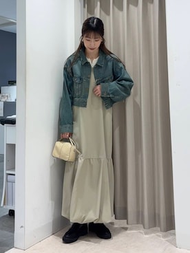 「アイテム（デニムジャケット、グリーン系）」を使った、wakaさん（レディース・162cm）の冬コーディネート