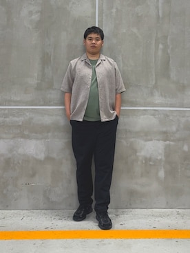 「ITEMS URBANRESEARCH（アイテムズ アーバンリサーチ）の『接触冷感/イージーケア/吸水速乾/撥水/防汚』高機能シアサッカー イージートラウザー(楽着シリーズ)（その他パンツ、ブラック系）」を使った、あきさん（メンズ・178cm）の春コーディネート