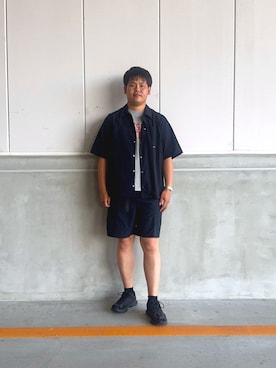「ITEMS URBANRESEARCH（アイテムズ アーバンリサーチ）の『撥水/イージーケア/接触冷感/UVカット』タスランナイロンスナップボタン半袖シャツ（シャツ/ブラウス、ブラック系）」を使った、あきさん（メンズ・178cm）の夏コーディネート