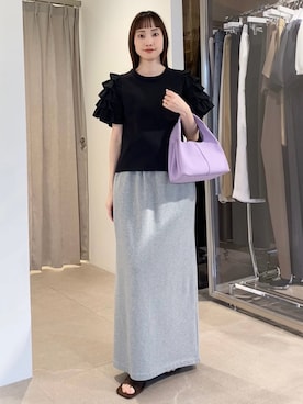 「EMMEL REFINES（エメルリファインズ）の＜EMMEL REFINES＞EM ソデフリル プルオーバー（Tシャツ/カットソー、ブラック系）」を使った、笹原(sasahara)さん（レディース・153cm）の春コーディネート