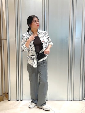 「Desigual（デシグアル）のアイテム（財布/小物）」を使った、Desigual博多STAFFさん（レディース・162cm）の春コーディネート