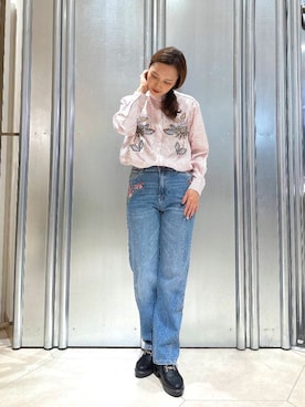 「Desigual（デシグアル）のアイテム（パンツ）」を使った、Desigual博多STAFFさん（骨格ウェーブ・レディース・164cm）の秋コーディネート