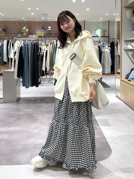 「LOWRYS FARM（ローリーズファーム）のアイテム（スニーカー）」を使った、kirariさん（レディース・152cm）の春コーディネート