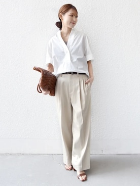 「SHIPS（シップス）の〈手洗い可能〉無地/ストライプ スキッパー サイド スリット 半袖 シャツ（シャツ/ブラウス、ホワイト系）」を使った、NAGASHIMAさん（レディース・164cm）の春コーディネート