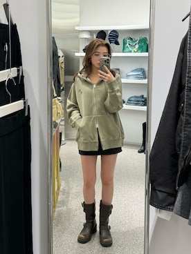 「SLY（スライ）のアイテム（パンツ）」を使った、　湊有里紗さん（レディース・152cm）の冬コーディネート