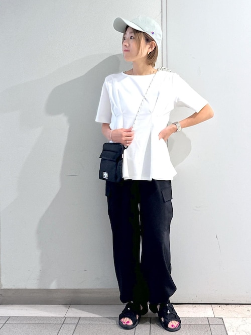 【GANNI】ロゴ入りサンダル ◎リンクコーデにもおすすめ セール】GANNI Light Weight Pool Slide（サンダル）｜GANNI