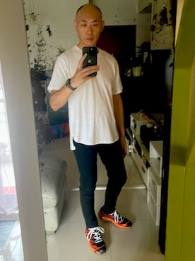 「fog（フォグ）のアイテム」を使った、Hans Lauさん（メンズ・183cm）の春コーディネート