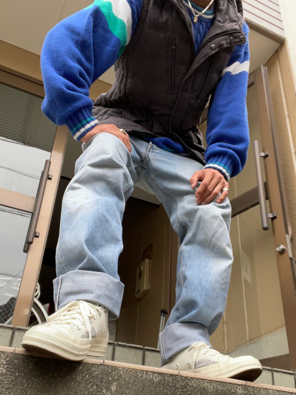 「リーバイス、ビンテージ、秋コーデ、古着、大須、いいね、save、フォローお願いします🤑、女の子とも仲良くなりたい(切実)、チャックテイラー70s、独り身コーデ、休日スタイル、スニーカー、古着コーデ、オトナカジュアル」｜「Levi'sのアイテム（デニムパンツ、ブルー系）」を使った、ゆういさん（メンズ・174cm）の秋コーディネートの1枚目の写真