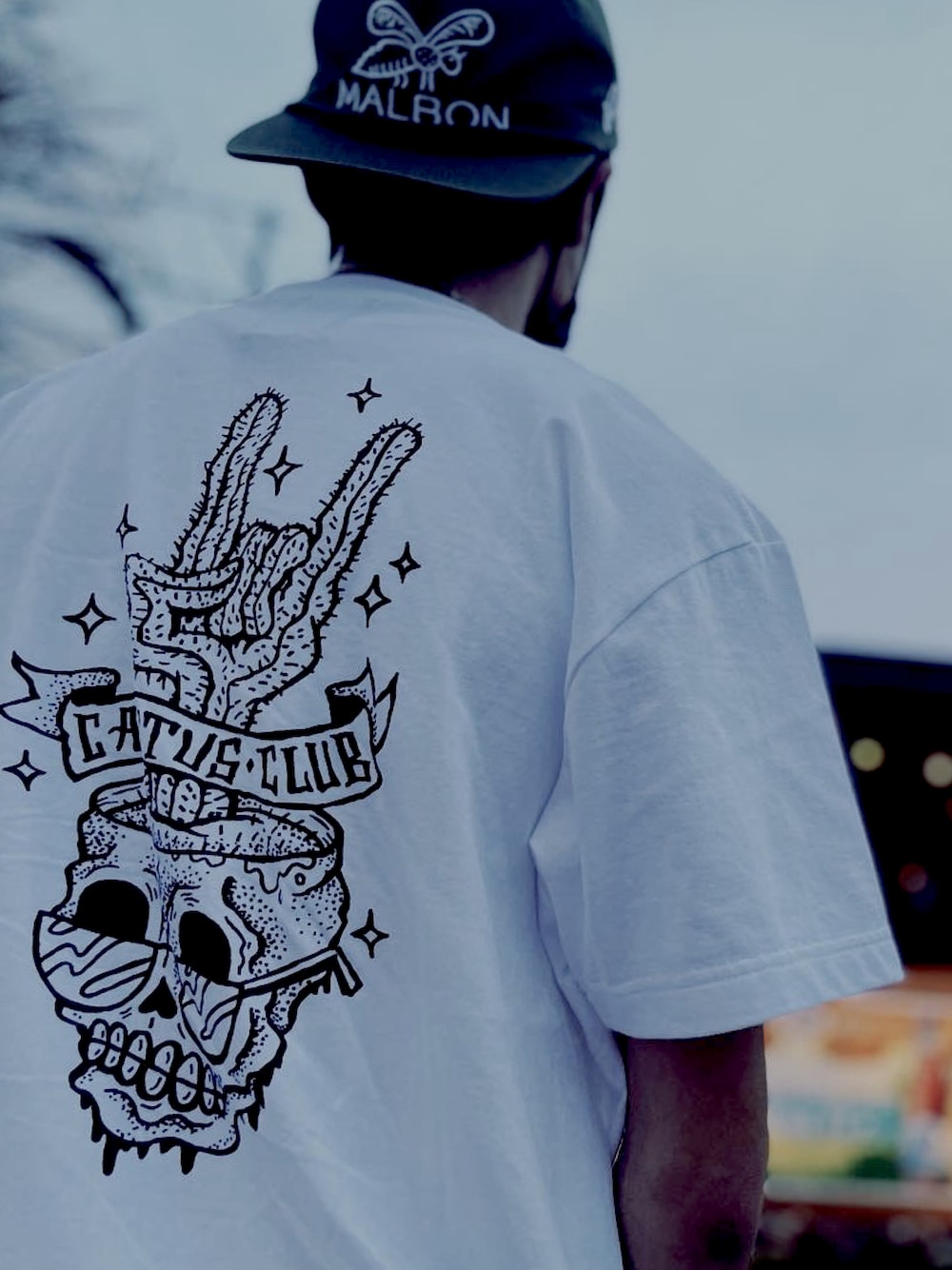 「シンプル、休日スタイル、夏コーデ、夏、おしゃれさんと繋がりたい、白Tシャツ、ラフ、CACTUS CLUB、Tshirts、チカーノ、tattooboy、tattoo、タトゥー、骸骨、skull」｜「CACTUSCLUBのアイテム（Tシャツ/カットソー、ホワイト系）」を使った、ゆういさん（メンズ・174cm）の春コーディネートの1枚目の写真