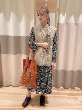 「リバーシブル」｜「アイテム（その他シューズ）」を使った、CHITOさん（レディース・162cm）の秋コーディネート