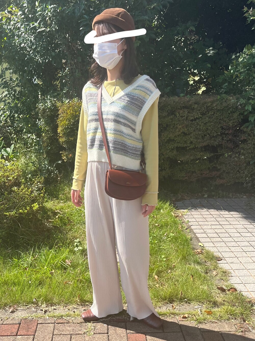 「BEAMSのアイテム（ハンチング/ベレー帽、ブラウン系）」を使った、tomokoさん（レディース・158cm）の秋コーディネートの1枚目の写真