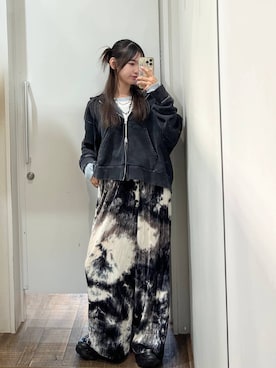 「アイテム（ネックレス、ブルー系）」を使った、みさみささん（レディース・153cm）の秋コーディネート