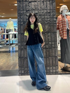 「JEANASIS（ジーナシス）のアイテム（パンツ）」を使った、みさみささん（レディース・153cm）の春コーディネート