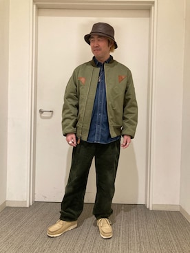 「AVIREX（アヴィレックス）のアイテム（MA-1）」を使った、SAKAIさん（メンズ・168cm）の冬コーディネート