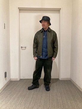 「AVIREX（アヴィレックス）のアイテム（MA-1）」を使った、SAKAIさん（メンズ・168cm）の冬コーディネート