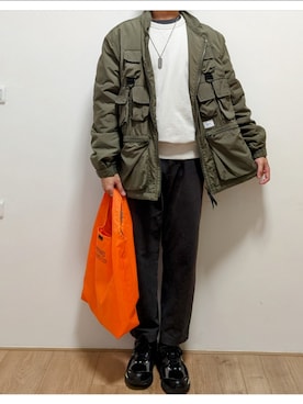 「アイテム（ミリタリージャケット）」を使った、AKARI.tw 🇹🇼さん（メンズ・166cm・20代）の冬コーディネート