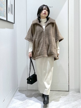 「アイテム（ポンチョ）」を使った、gwtoiさん（レディース・159cm）の秋コーディネート