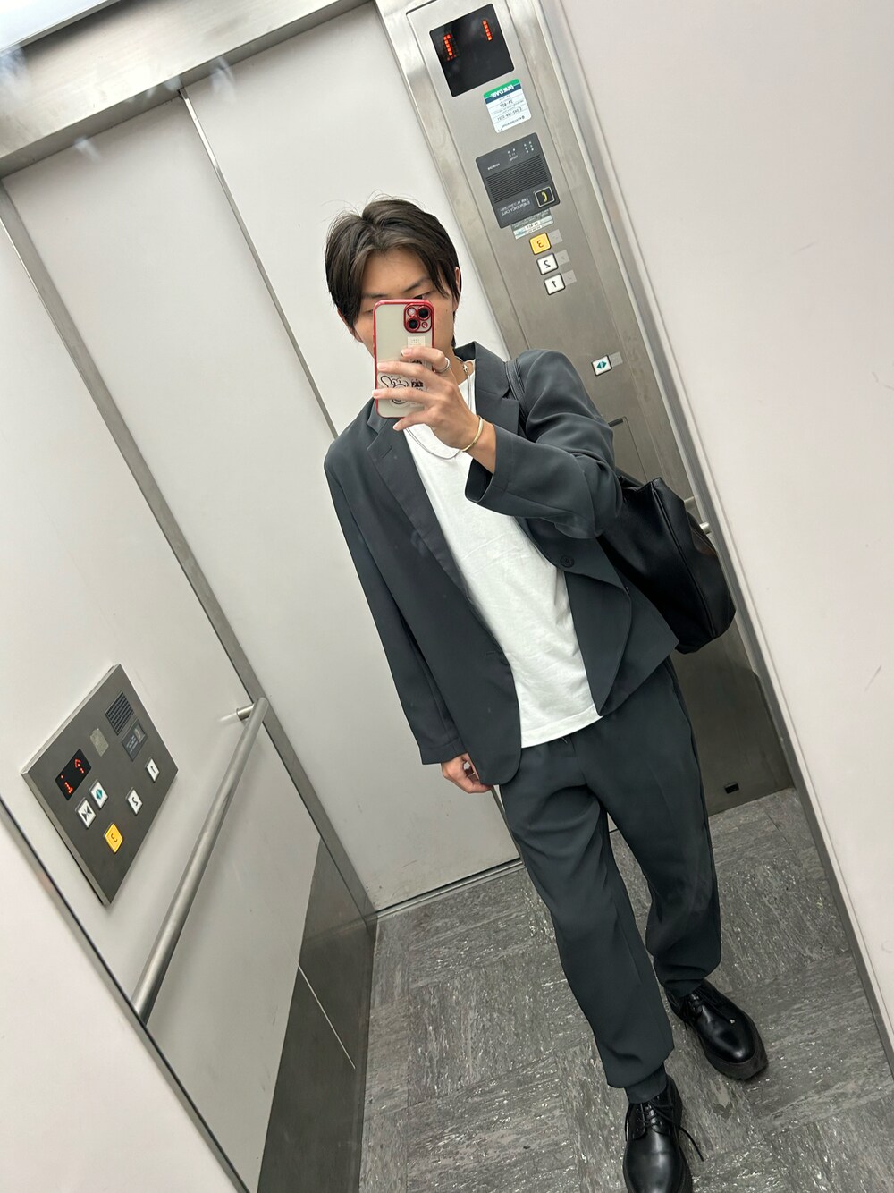 「プチプラコーデ、秋コーデ」｜「UNIQLOのエアリズムUVカットクルーネックT（長袖）（Tシャツ/カットソー、ホワイト系）」を使った、pipi0716さん（メンズ・164cm）の秋コーディネートの1枚目の写真