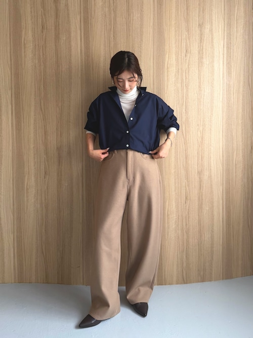 コンフォータブルリラックスフィットシャツ