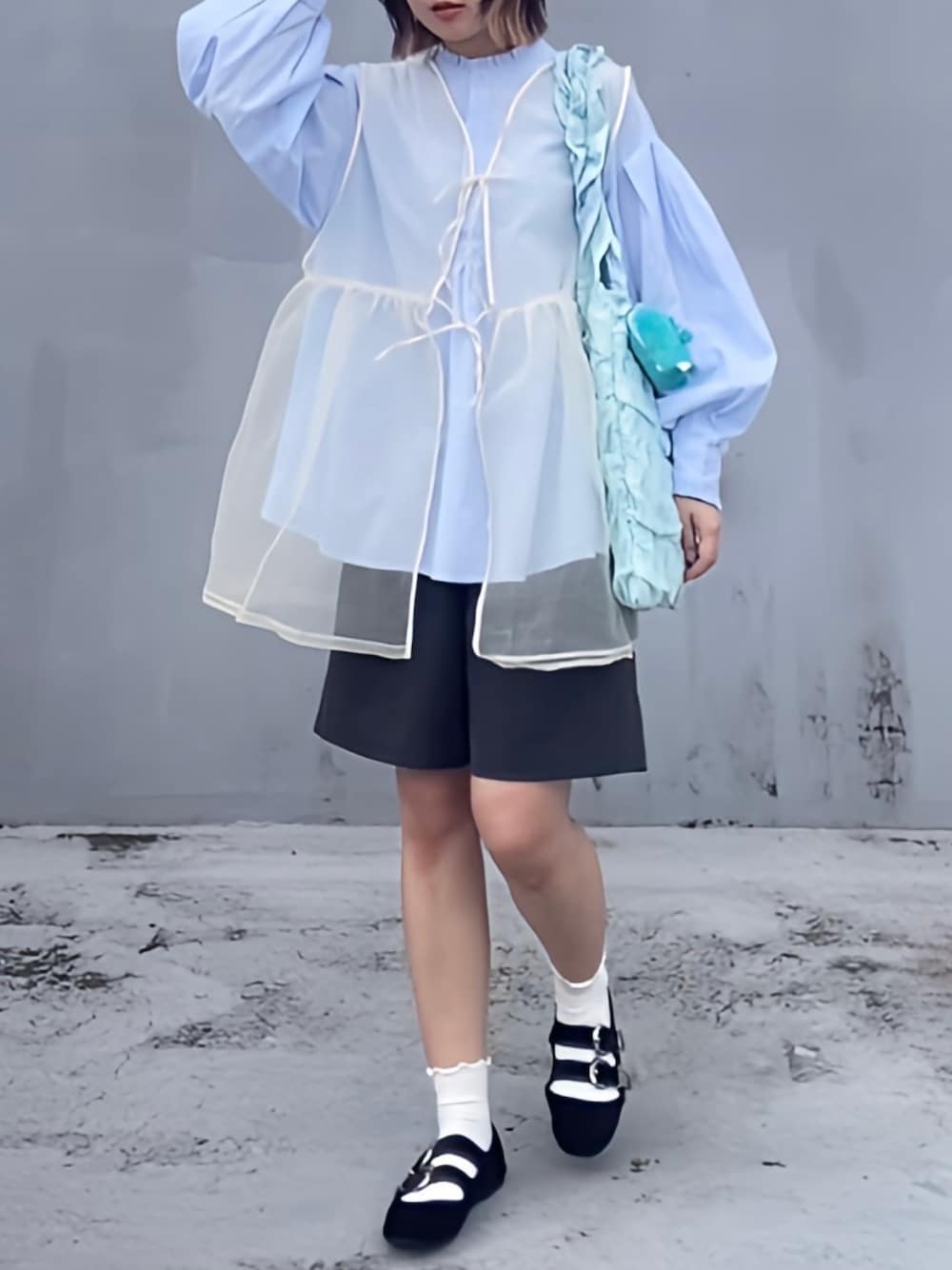 「春服コーデ、春服、ootd、outfit、niko and ...、JEANASIS、SVEC(SVEC)、チュール、シャツ、高身長、高身長女子、高身長コーデ、167cm」｜「SVECのダブルバックルベルト カンフーシューズ / パンプス（バレエシューズ、ブラック系）」を使った、イマ（無断転載禁止）さん（レディース・167cm）の春コーディネートの1枚目の写真