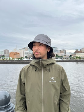 「arth（アース）のアイテム（帽子、シルバー系）」を使った、ジェシーさん（メンズ・177cm）の春コーディネート