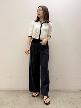 「INDIVI（インディヴィ）の【バイカラー】衿付きシャツ風ニット（ニット/セーター、ホワイト系）」を使った、kahoさん（レディース・144cm）の夏コーディネート