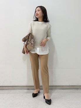 「INDIVI（インディヴィ）の【ウール混／体型カバー】ラメガーター編み Vネックニット（ニット/セーター、ホワイト系）」を使った、kahoさん（レディース・144cm）の秋コーディネート