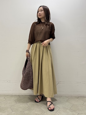 「INDIVI（インディヴィ）の【体型カバー／洗える】シアードルマンニット（ニット/セーター、ブラウン系）」を使った、kahoさん（レディース・144cm）の夏コーディネート