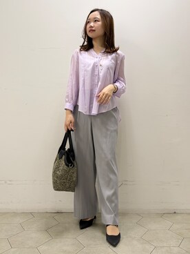 「INDIVI（インディヴィ）の【洗える／軽やか】無地＆ストライプ柄 切替タックブラウス（シャツ/ブラウス、パープル系）」を使った、kahoさん（レディース・144cm）の夏コーディネート