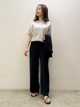 「INDIVI（インディヴィ）の【汗ジミ防止／褒められTシャツ】上品カジュアル！ドルマンTシャツ（Tシャツ/カットソー、グレー系）」を使った、kahoさん（レディース・144cm）の夏コーディネート