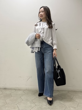 「INDIVI（インディヴィ）の【褒められデニム】ワイドストレート デニムパンツ（デニムパンツ、ブルー系）」を使った、kahoさん（レディース・144cm）の冬コーディネート