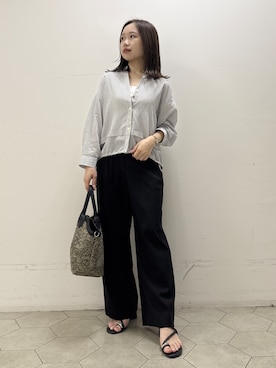 「INDIVI（インディヴィ）の【接触冷感／洗える／2WAY】ドロスト付 シアーシャンブレーシャツ（シャツ/ブラウス、グレー系）」を使った、kahoさん（レディース・144cm）の夏コーディネート