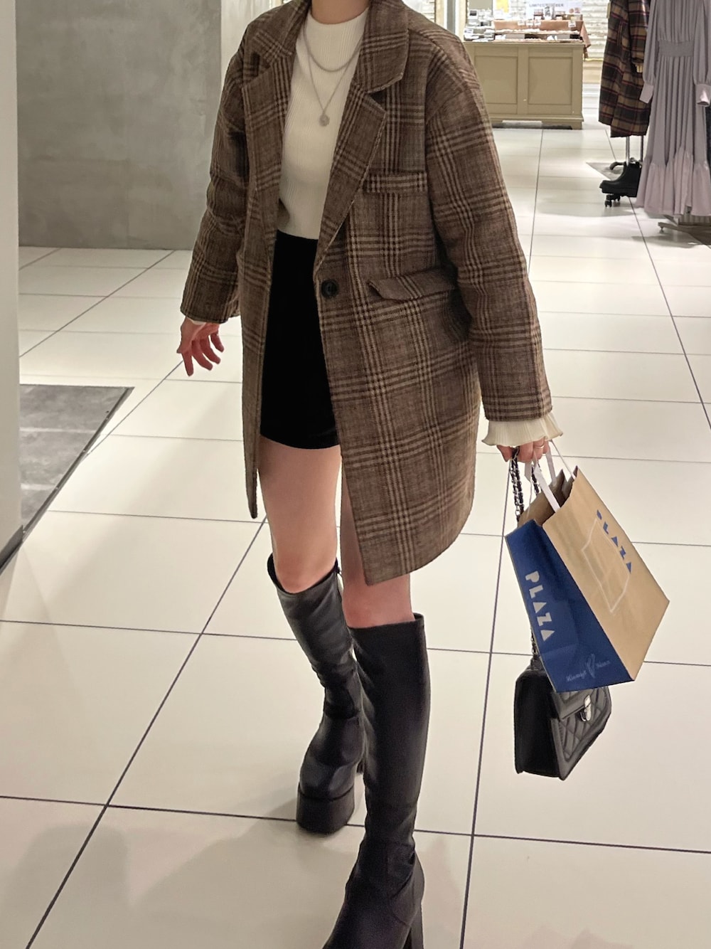 「SHEINのアイテム（ショルダーバッグ、ブラック系）」を使った、!?さん（レディース・154cm）の冬コーディネートの1枚目の写真