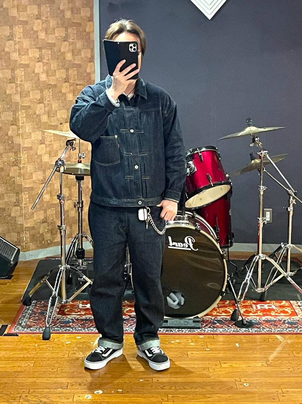 「onepieceofrock、VANS、デニム、デニムパンツ、デニムジャケット、セットアップ、スニーカー、カジュアル、大人カジュアル、シンプルコーデ、メンズファッション、denim、いいね、save、フォローお願いします🤑、おしゃれさんと繋がりたい、春コーデ」｜「onepieceofrockのアイテム（デニムジャケット、ブルー系）」を使った、minetoraさん（メンズ・171cm）の春コーディネートの1枚目の写真