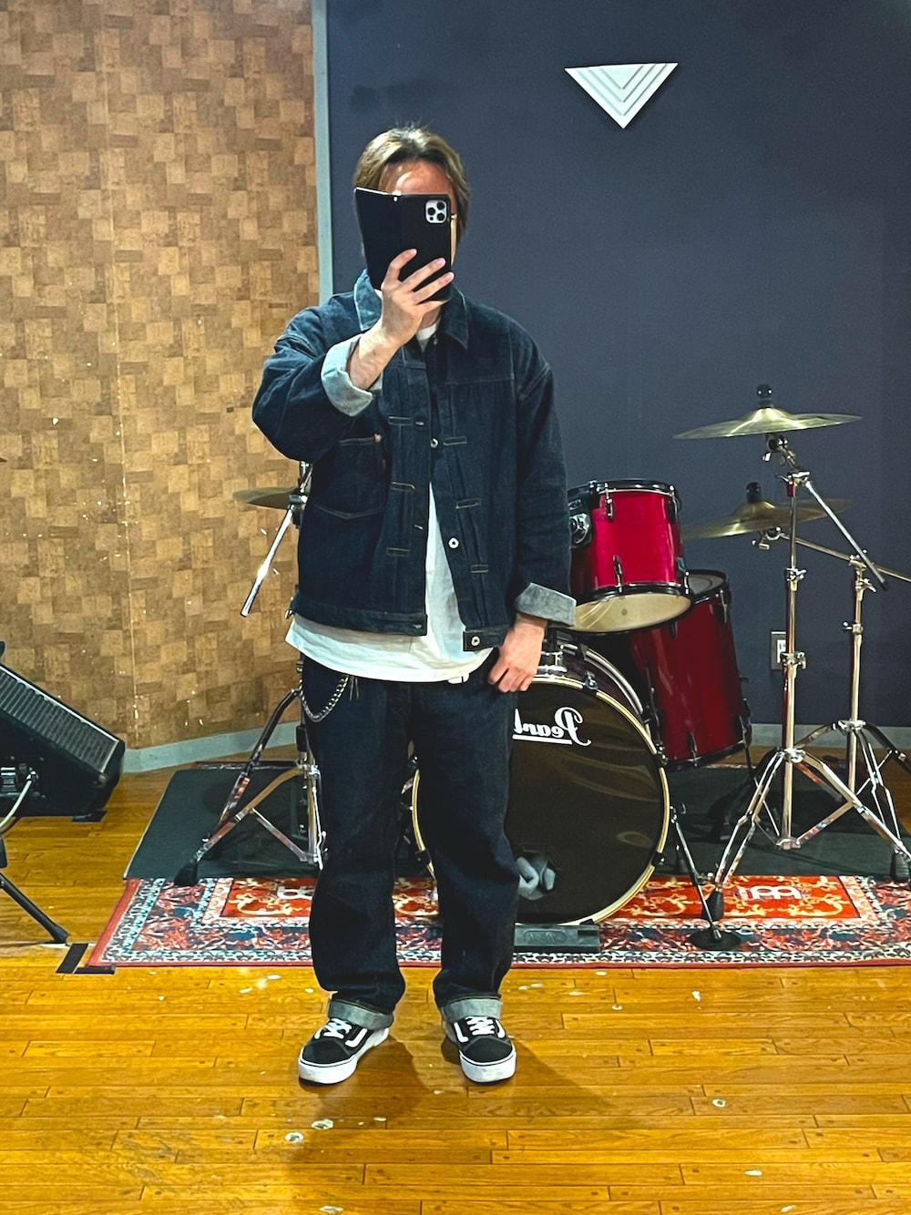 「onepieceofrock、VANS、denim、デニム、デニムジャケット、デニムパンツ、デニムセットアップ、スニーカー、カジュアル、大人カジュアル、シンプルコーデ、ラフ、ユニフォーム、メンズファッション、春コーデ」｜「onepieceofrockのアイテム（デニムジャケット、ブルー系）」を使った、minetoraさん（メンズ・171cm）の春コーディネートの1枚目の写真