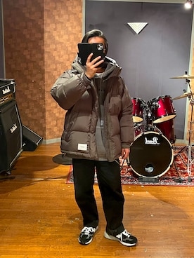 「CALEE」｜「アイテム（財布/小物）」を使った、minetoraさん（メンズ・170cm）の冬コーディネート