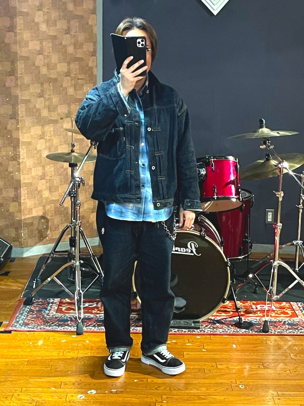 「onepieceofrock、subculture、SC、VANS、デニム、スニーカー、チェックシャツ、カジュアル、大人カジュアル、ストリート、春コーデ、レイヤードスタイル、メンズファッション、メンズコーデ、シンプル」｜「onepiece of rockのアイテム（デニムジャケット、ブルー系）」を使った、minetoraさん（メンズ・171cm）の春コーディネートの1枚目の写真