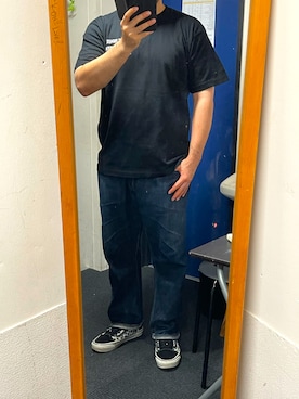 「USUGROW（ウスグロ）のアイテム（Tシャツ/カットソー、ブラック系）」を使った、峰虎さん（メンズ・171cm）の秋コーディネート