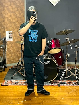 「MINEDENIM（マインデニム）のアイテム（Tシャツ/カットソー、ブラック系）」を使った、峰虎さん（メンズ・171cm）の夏コーディネート