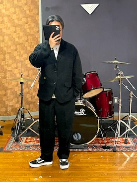 「Dickies（ディッキーズ）のアイテム（テーラードジャケット、ブラック系）」を使った、峰虎さん（メンズ・171cm）の春コーディネート