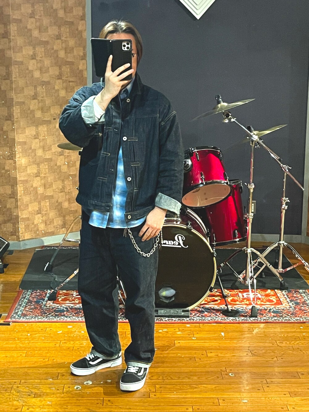 「onepieceofrock、subculture、VANS、カジュアル、アメカジ、大人カジュアル、スニーカー、デニム、denim、セットアップ、いいね、save、フォローお願いします🤑、チェックシャツ、ブルー、オトナカジュアル、おしゃれさんと繋がりたい」｜「onepiece of rockのアイテム（デニムジャケット、ブルー系）」を使った、minetoraさん（メンズ・171cm）の春コーディネートの1枚目の写真