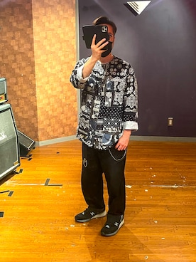 「CALEE（キャリー）のアイテム（パンツ）」を使った、minetoraさん（メンズ・170cm）の夏コーディネート