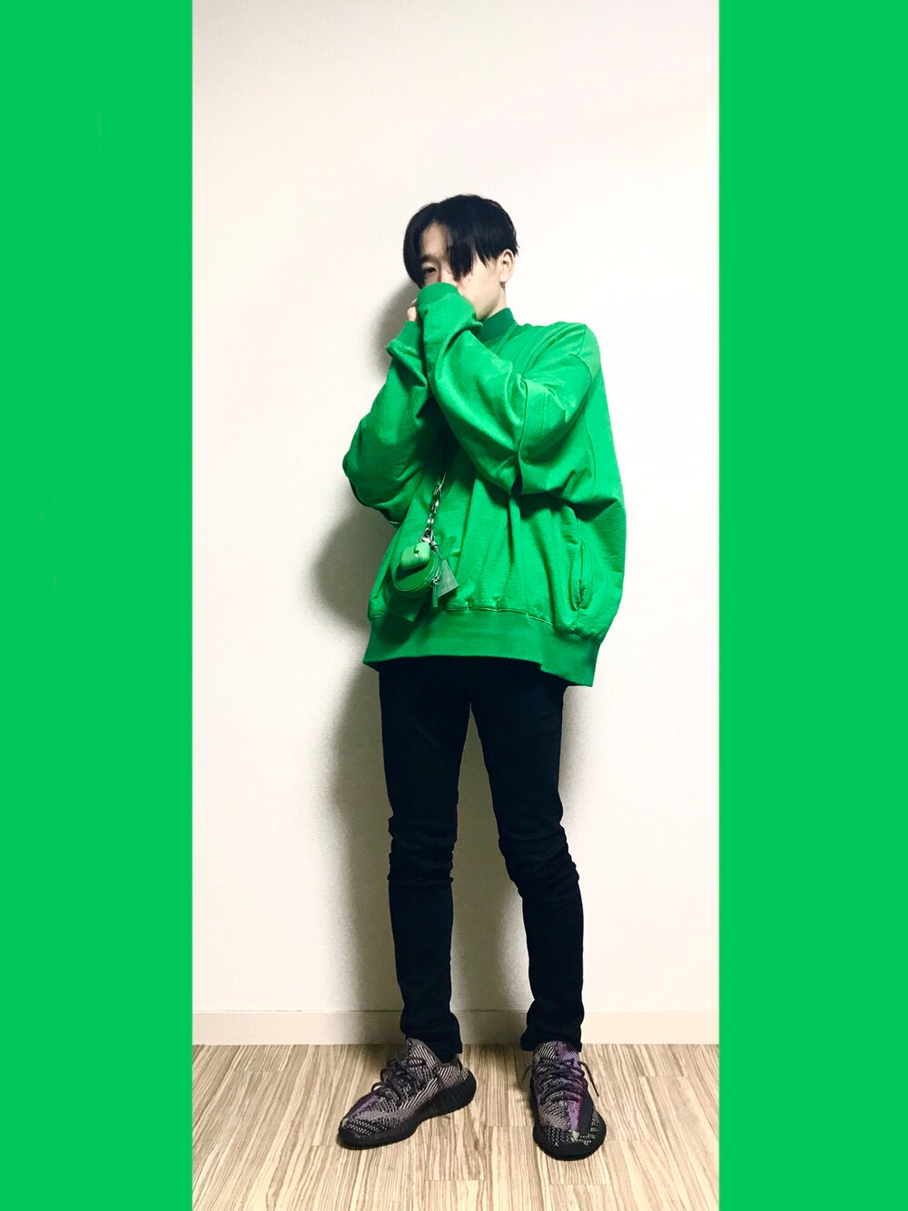 「緑、グリーン、green、adidas、yeezy、スニーカー、FR2、スキニーデニム、maisonspecial」｜「adidasのアイテム（スニーカー、その他）」を使った、A2Oさん（メンズ・174cm）の冬コーディネートの1枚目の写真