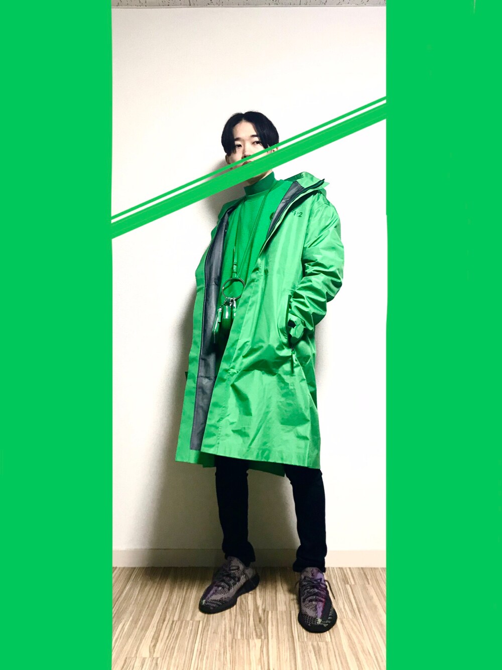 「緑、グリーン、green、adidas、yeezy、スニーカー、スキニーデニム、FR2、コート、maisonspecial」｜「adidasのアイテム（スニーカー、その他）」を使った、A2Oさん（メンズ・174cm）の冬コーディネートの1枚目の写真